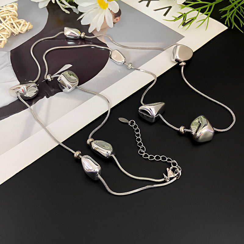 Soft Horizon Necklace